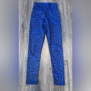 Beach Riot Sport Piper Blue Leopard leggings small